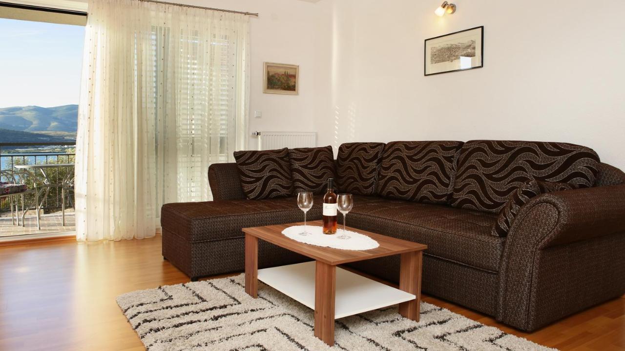 Apartment Matea Трогір Екстер'єр фото