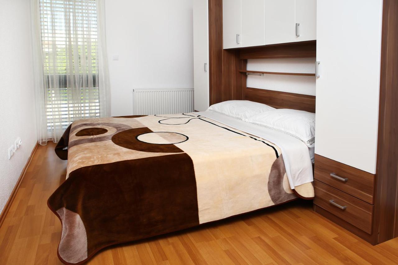Apartment Matea Трогір Екстер'єр фото
