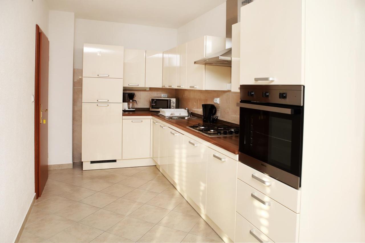Apartment Matea Трогір Екстер'єр фото